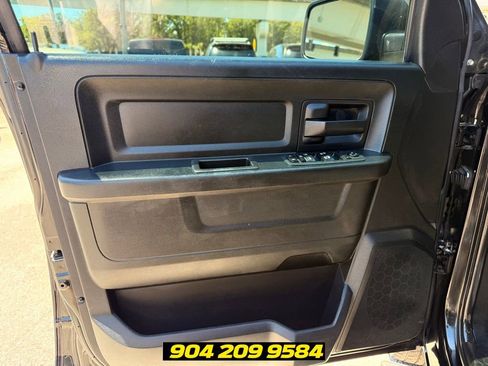 Used 2018 RAM 1500 Express w/ Black Ram 1500 Express Group AWD/4WD image 17
