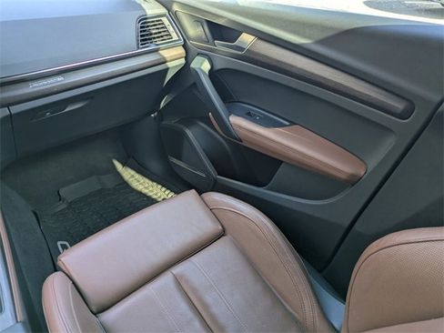 Used 2023 Audi Q5 e Premium Plus w/ Premium Plus Package image 28