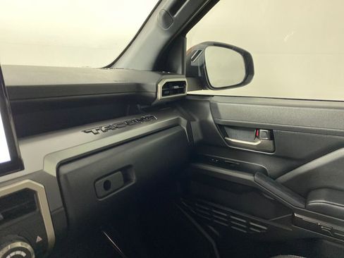 Used 2025 Toyota Tacoma TRD Off-Road image 23