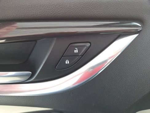Used 2020 Buick Enclave Essence FWD image 53