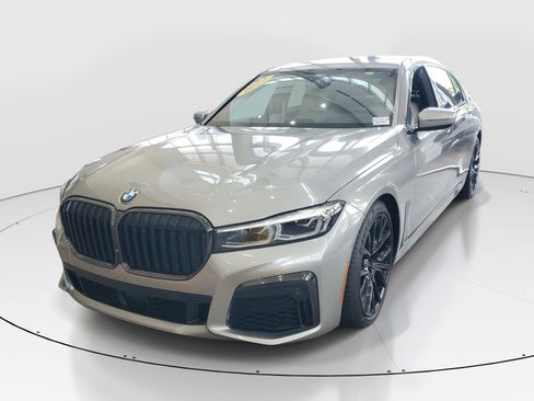 Used 2022 BMW 750Li xDrive AWD/4WD image 4