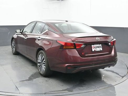 Used 2025 Nissan Altima 2.5 SV FWD image 10
