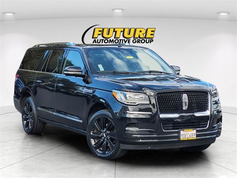 Used 2022 Lincoln Navigator L Reserve image 1