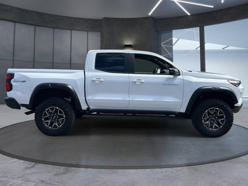 Used 2025 Chevrolet Colorado ZR2 AWD/4WD image 7