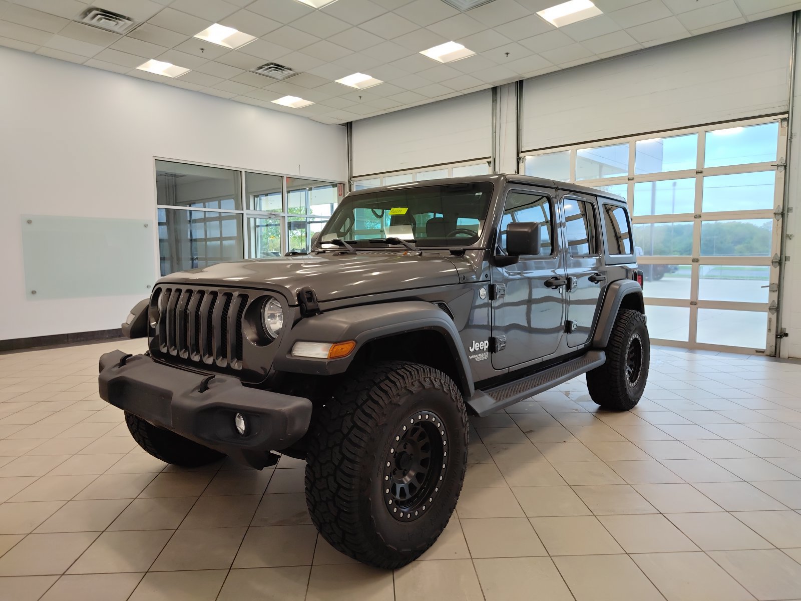 Used 2018 Jeep Wrangler Unlimited Sport S AWD/4WD image 7