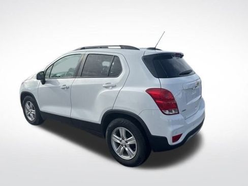 Used 2021 Chevrolet Trax LT w/ Driver Confidence Package image 3