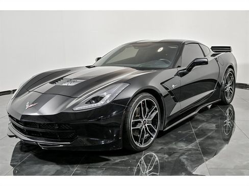 Used 2016 Chevrolet Corvette Stingray Coupe w/ 2LT Preferred Equipment Group RWD image 5