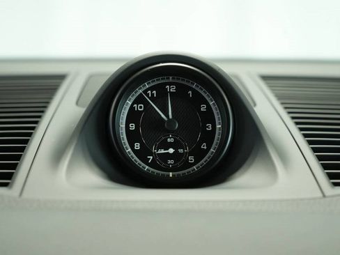 New 2025 Porsche Macan image 36