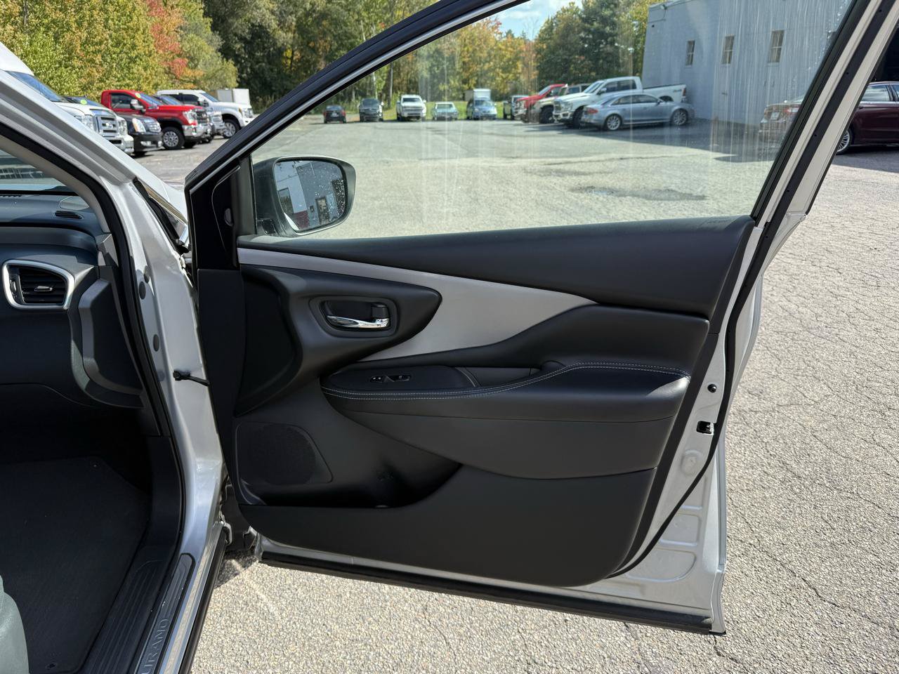 Used 2020 Nissan Murano SV AWD/4WD image 12