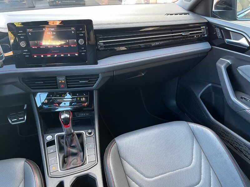 Used 2025 Volkswagen Jetta GLI Autobahn FWD image 17