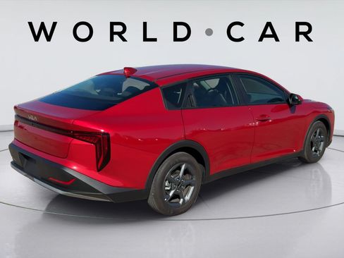 Certified 2025 Kia K4 FWD image 8