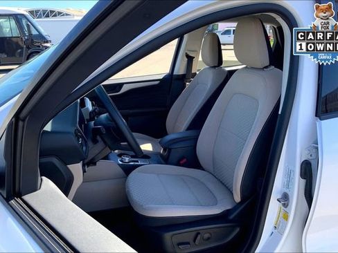 Used 2022 Ford Escape SE w/ SE Sport Appearance Package image 24