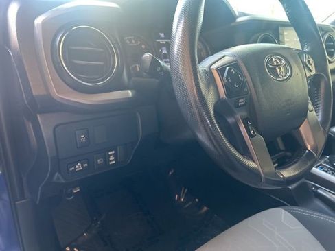 Used 2022 Toyota Tacoma TRD Off-Road w/ Technology Package image 15