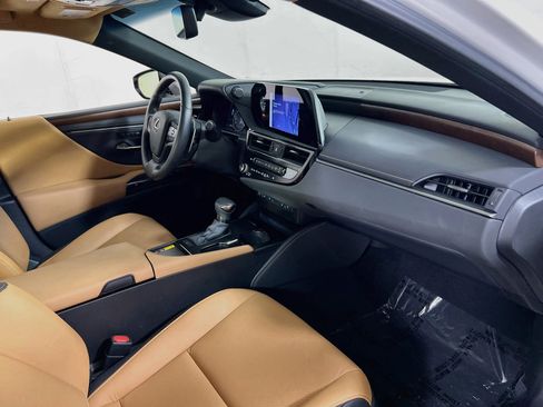 Used 2024 Lexus ES 350 w/ Premium Package FWD image 28