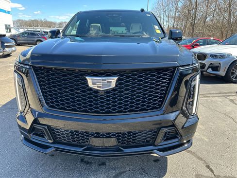 Certified 2025 Cadillac Escalade V w/ LPO, Floor Liner Package AWD/4WD image 23