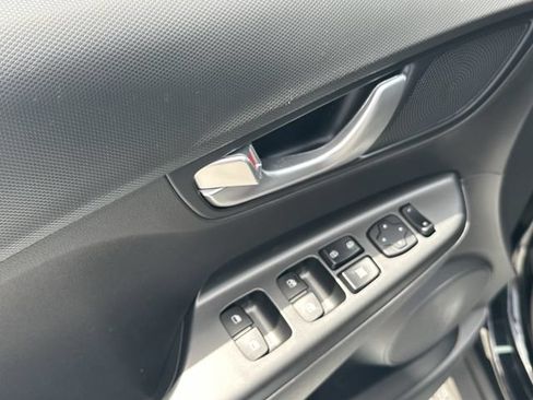 Certified 2023 Hyundai Kona SEL w/ Convenience Package FWD image 15