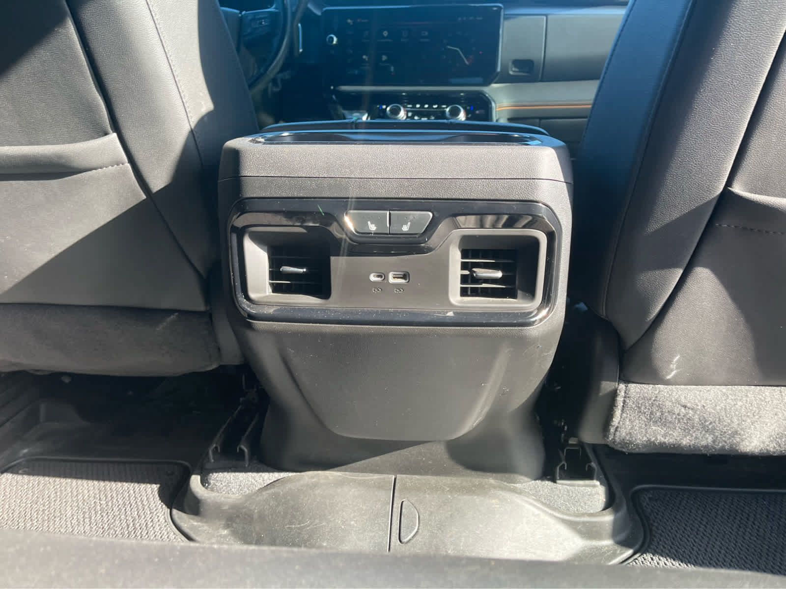 Used 2024 GMC Sierra 2500 AT4 w/ AT4 Premium Plus Package AWD/4WD image 25