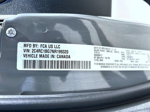 Used 2022 Chrysler Pacifica Touring-L FWD image 26