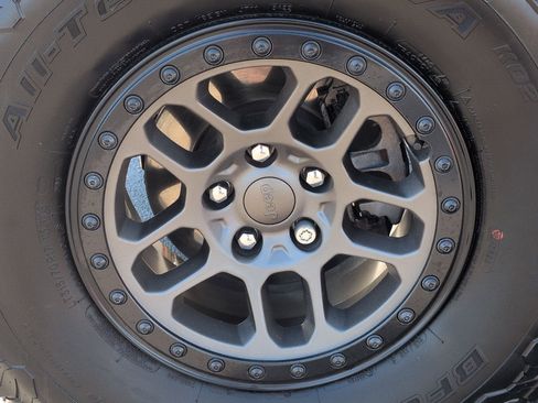 Used 2023 Jeep Wrangler Unlimited Rubicon 392 w/ Xtreme Recon 35" Tire Package AWD/4WD image 13