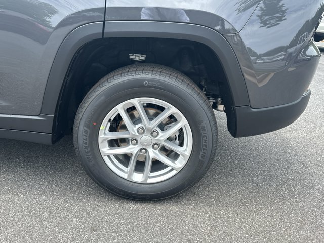 New 2026 Jeep Grand Cherokee Laredo X RWD image 18