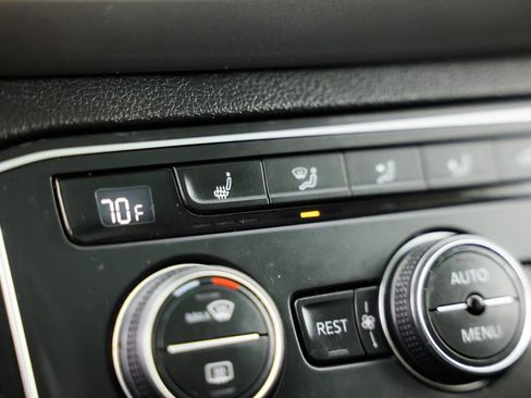 Used 2019 Volkswagen Atlas SE image 33