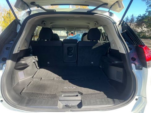 Used 2017 Nissan Rogue SV w/ Midnight Edition image 15