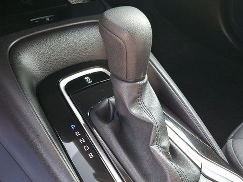 Used 2025 Toyota Corolla LE w/ LE Premium Package FWD image 15