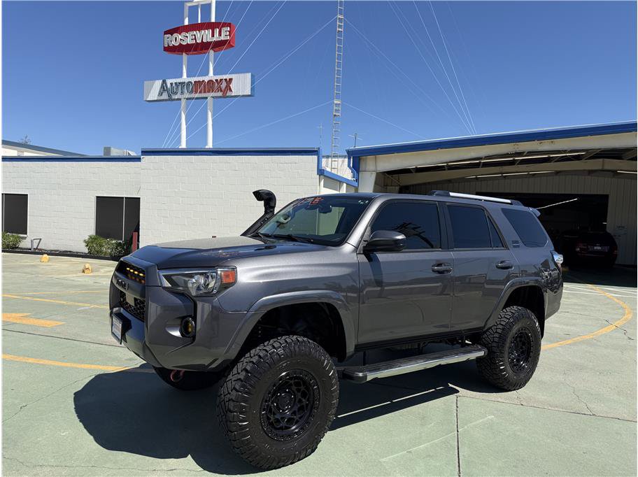 Used 2021 Toyota 4Runner SR5 AWD/4WD image 1