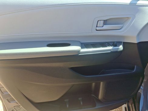 Used 2025 Toyota Sienna LE FWD image 12
