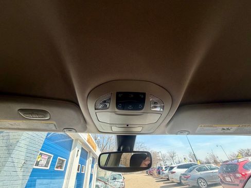 Used 2021 Chrysler Voyager Lxi FWD image 86