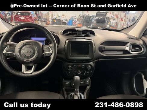 Used 2021 Jeep Renegade Latitude AWD/4WD image 18