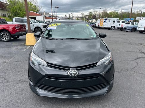Used 2018 Toyota Corolla LE FWD image 19