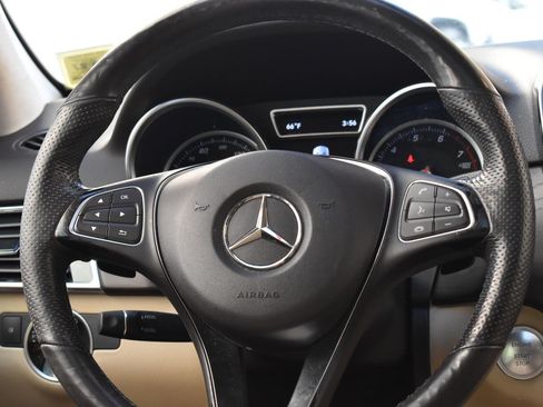 Used 2019 Mercedes-Benz GLE 400 4MATIC image 26
