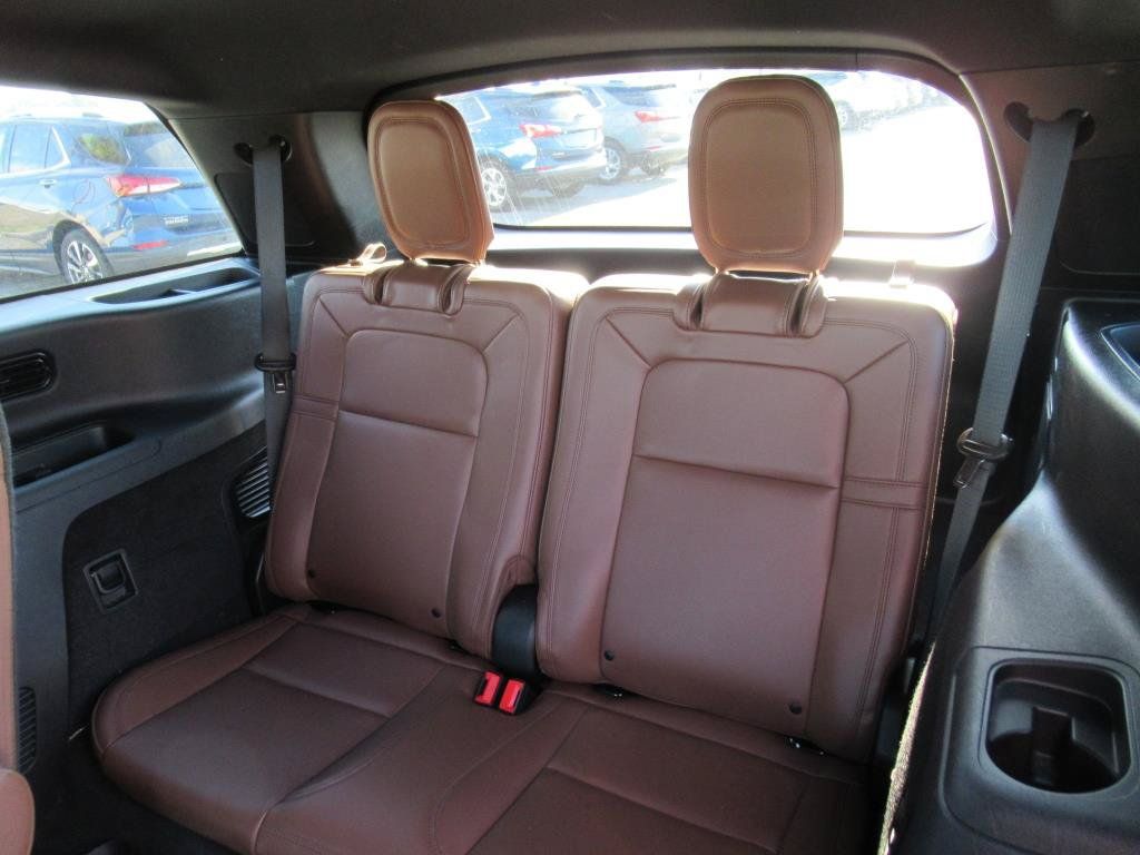 Used 2023 Lincoln Aviator Reserve w/ Equipment Group 201A AWD/4WD image 32
