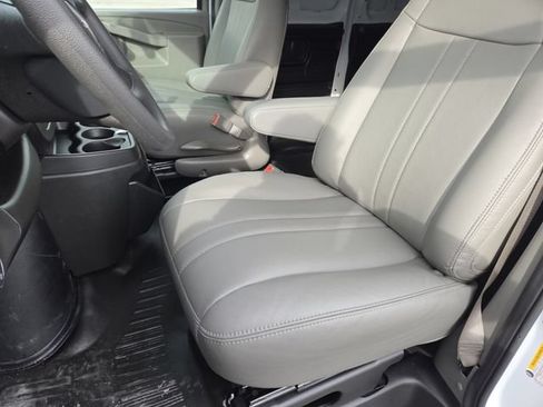 New 2026 GMC Savana 2500 w/ Driver Convenience Package RWD image 25