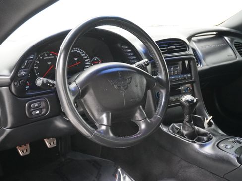 Used 2004 Chevrolet Corvette Convertible w/ Preferred Equipment Group image 12