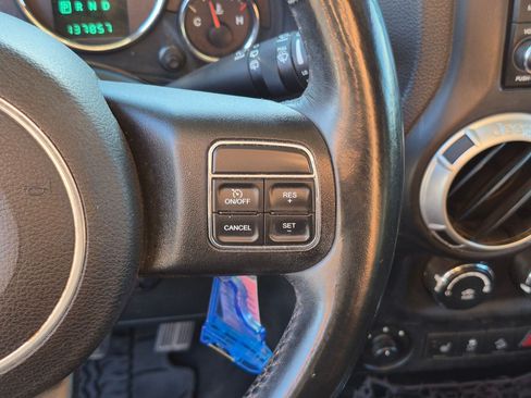 Used 2013 Jeep Wrangler Unlimited Sahara w/ Connectivity Group AWD/4WD image 20