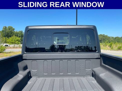 Used 2025 Jeep Gladiator Mojave w/ Convenience Group AWD/4WD image 12