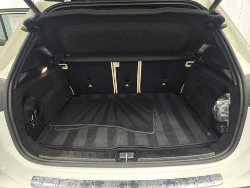 Used 2025 Mercedes-Benz GLA 250 4MATIC image 11