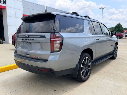 Used 2023 Chevrolet Suburban RST w/ Luxury Package AWD/4WD image 4