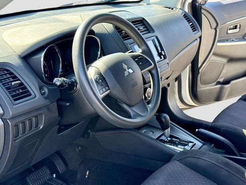 Used 2018 Mitsubishi Outlander Sport ES FWD image 4