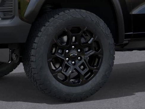 New 2026 Chevrolet Colorado Trail Boss w/ Off-Road Front Bumper Package image 9