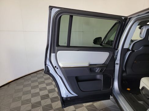 Used 2023 Rivian R1S Adventure AWD/4WD image 17