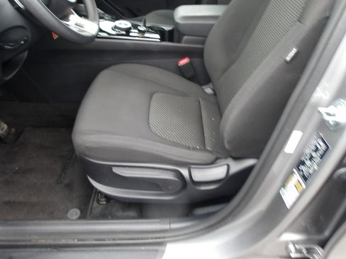 Used 2023 Kia Sportage LX image 13