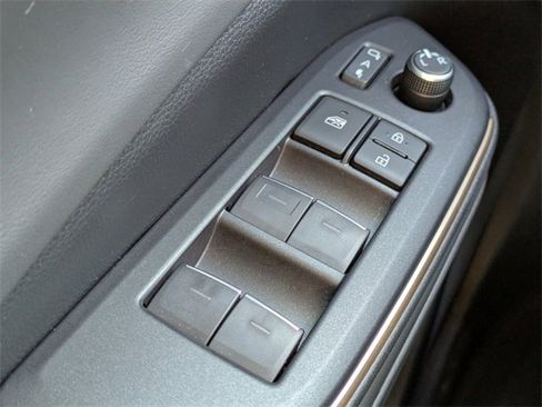 Used 2023 Toyota Crown Limited image 25