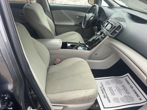 Used 2010 Toyota Venza FWD 4cyl 4dr Crossover image 8