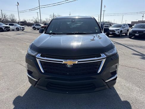Used 2022 Chevrolet Traverse LS image 8