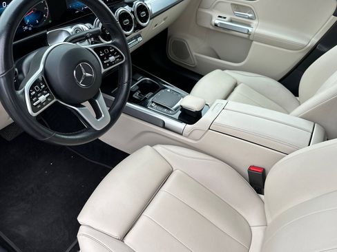 Used 2021 Mercedes-Benz GLB 250 GLB 250 image 9