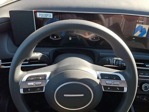 New 2026 Hyundai Tucson SE image 9