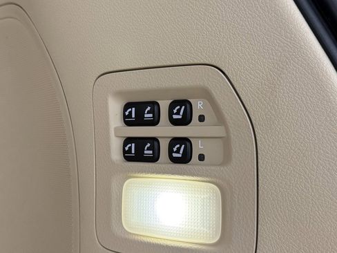 Used 2016 Lexus LX 570 4WD w/ Luxury Package image 38